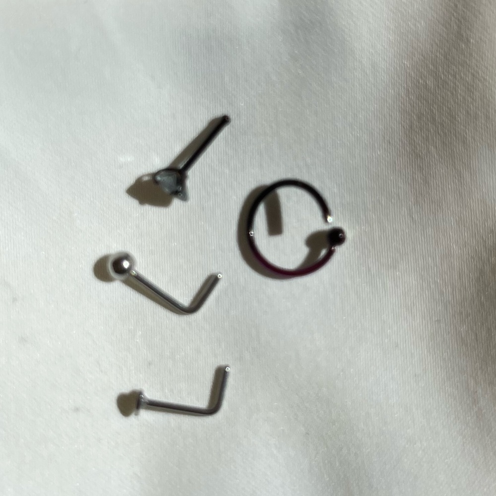 4 Nose Rings - Picture 2 of 12